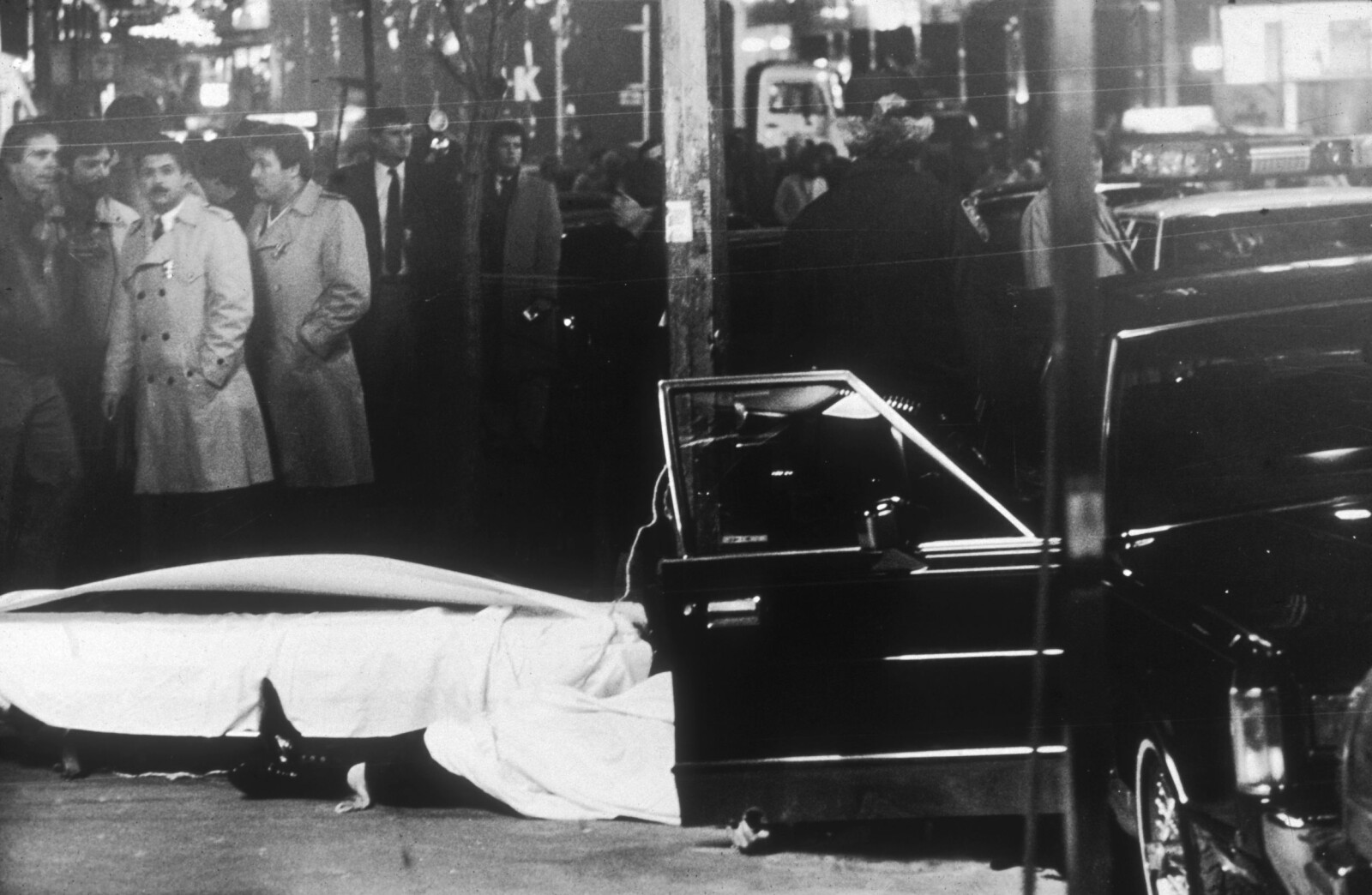 FAMILIETRØBBEL: Mafiafamiliene i New York hadde blodige feider seg imellom og innad. I 1985 ble Gambino-gudfaren Paul Castellano skutt og drept av John Gotti som tok over som Gambino-boss.