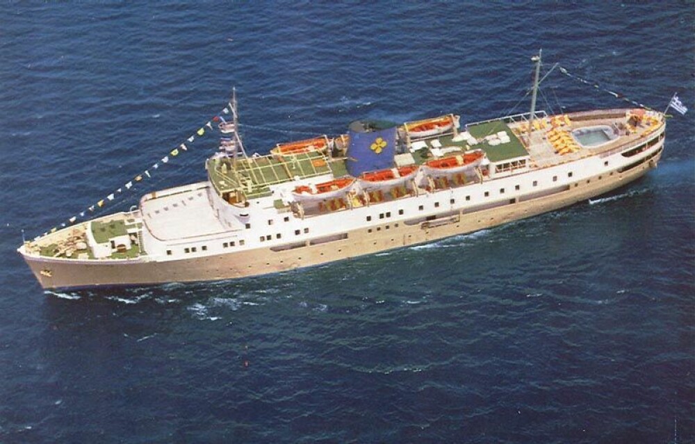 <b><SPAN CLASS=BOLD>SOLGT OG PUSSET OPP:</b></span> Det greske rederiet Epirotiki Lines kjøpte «Meteor» etter brannen, bygget om skipet i baugen der brannen fant sted, ga skipet navnet «Neptune» og drev skipet frem til 1994.