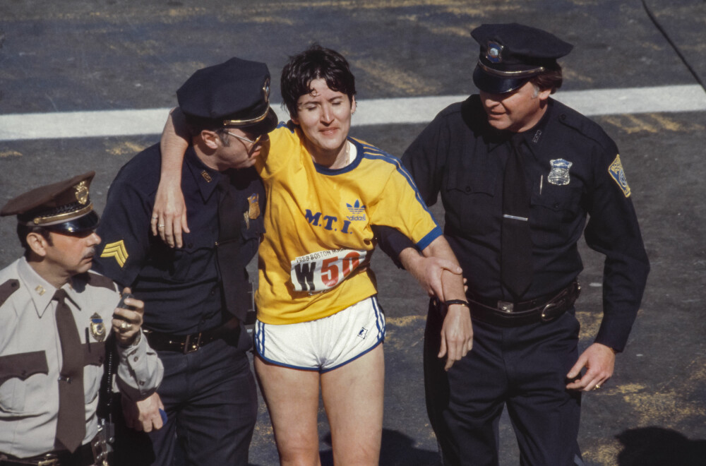 <b><SPAN CLASS=BOLD>TOK T-BANEN:</b></span> Rosie Ruiz sjanglet over målstreken som oppsiktsvekkende vinner av Boston Marathon i 1980, forbløffende lite svett. Hun ble senere disket for å ha tatt T-banen.