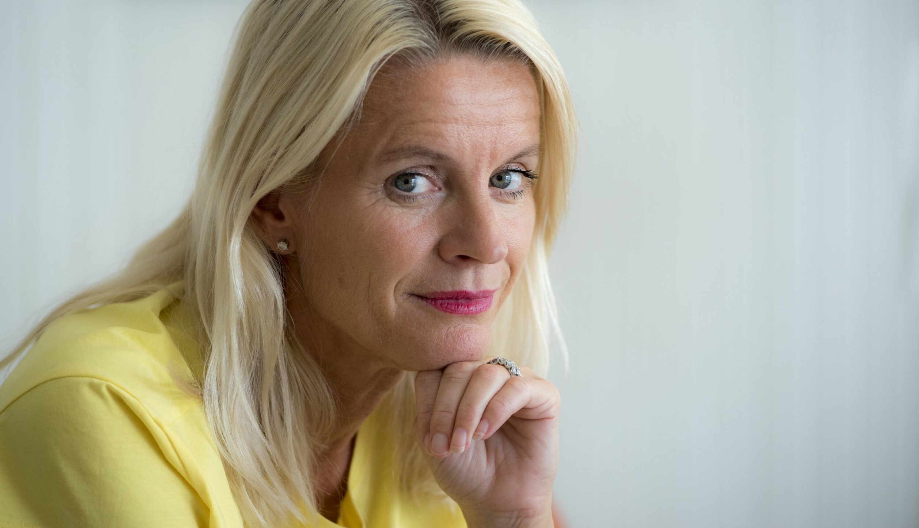 MIRAKELJENTA: Gitte Skaanes slapp nesten uskadd fra ulykken som krevde 111 liv. I dag sier hun det var tilfeldighetene som avgjorde.