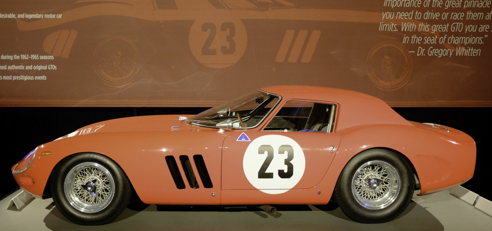 <b>VERDENS DYRESTE BIL:</b> Denne 1962-modellen Ferrari 250 GTO er verdens dyreste bil solgt på en åpen auksjon. Den gikk for 48 millioner dollar i august 2018.