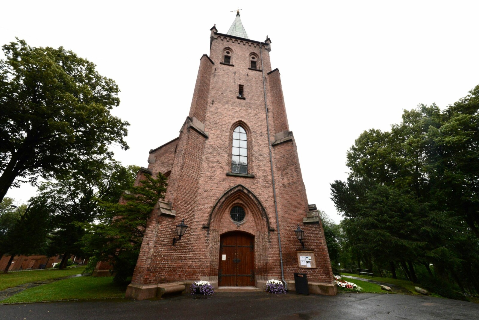 <b><SPAN CLASS=BOLD>STENGT:</b></span> Ingen preken i dag. Østre Aker kirke fra Oslo er blant ni Oslo-kirker som ble foreslått nedlagt i fjor. Manglende besøk og dårlig økonomi nevnes som årsak