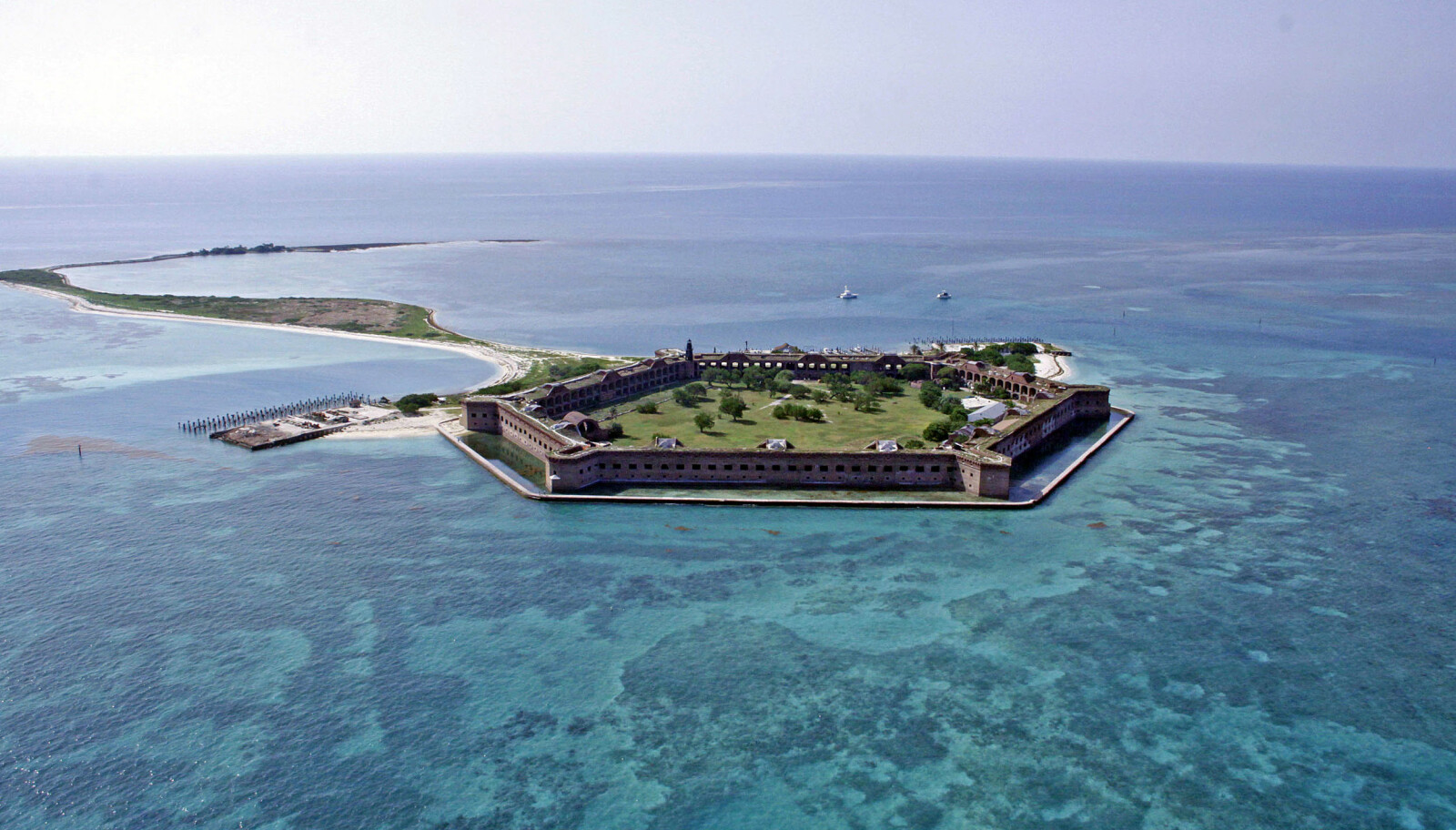 <b>TEGLSTEIN: </b>Fort Jefferson er en del av Dry Tortugas nasjonalpark. Fort Jefferson ble påbegynt i 1846 og består av mer enn 16 millioner teglstein.