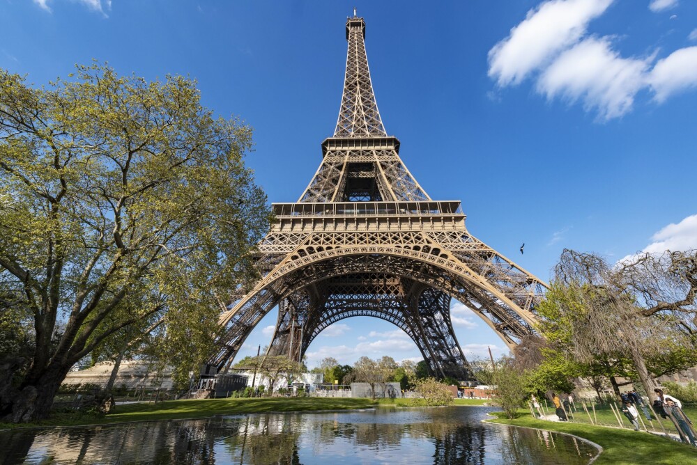<b>NORMAL­TURISME:</b> Og ja da, Paris har et Eiffeltårn. Man kan bedrive normal­turisme også. Da slipper man dessuten den heftige bakrusen.