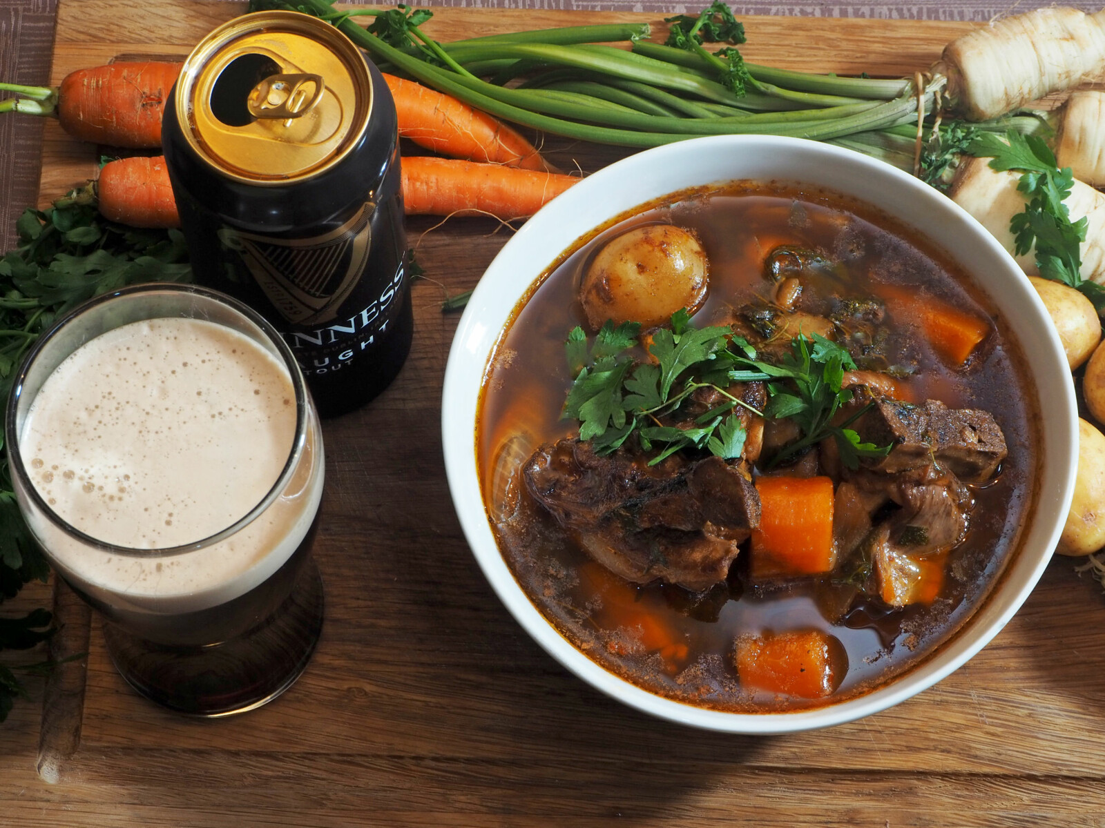 FÅRIKÅL MED ØL: Vi lager fårikål på irsk - Irish Stew.