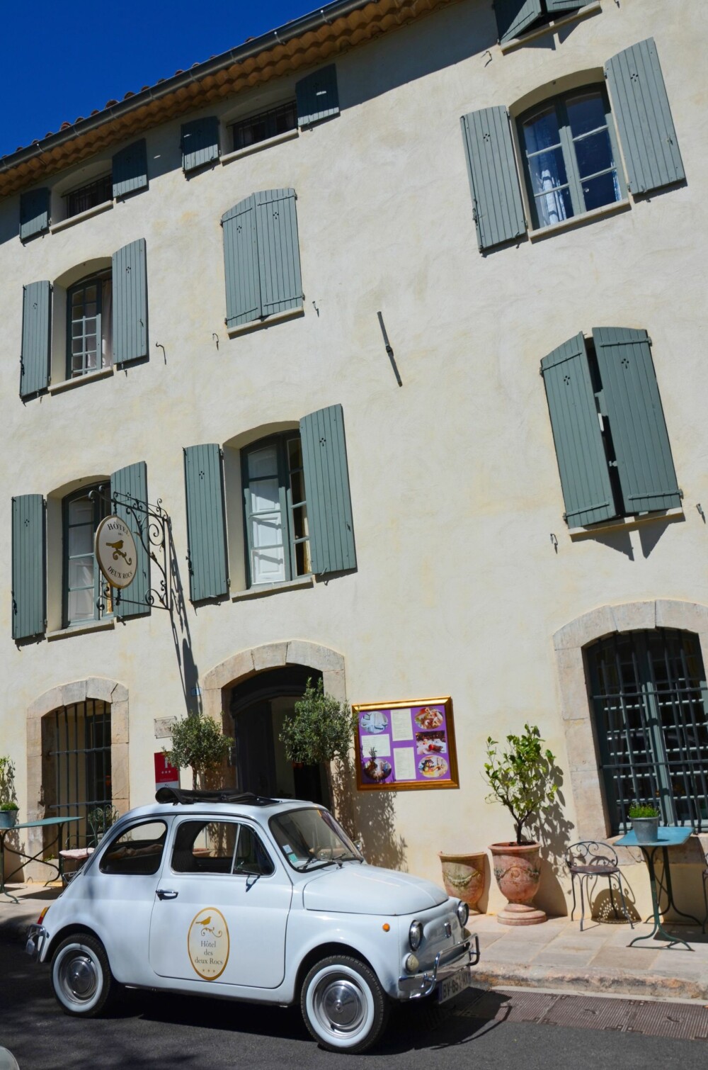 <b>HOTELL:</b> Sjarmerende Hotel des Deux Rocs ligger midt i middelalderlandsbyen Seillans. <b>HOTELL:</b> Sjarmerende Hotel des Deux Rocs ligger midt i middelalderlandsbyen Seillans.