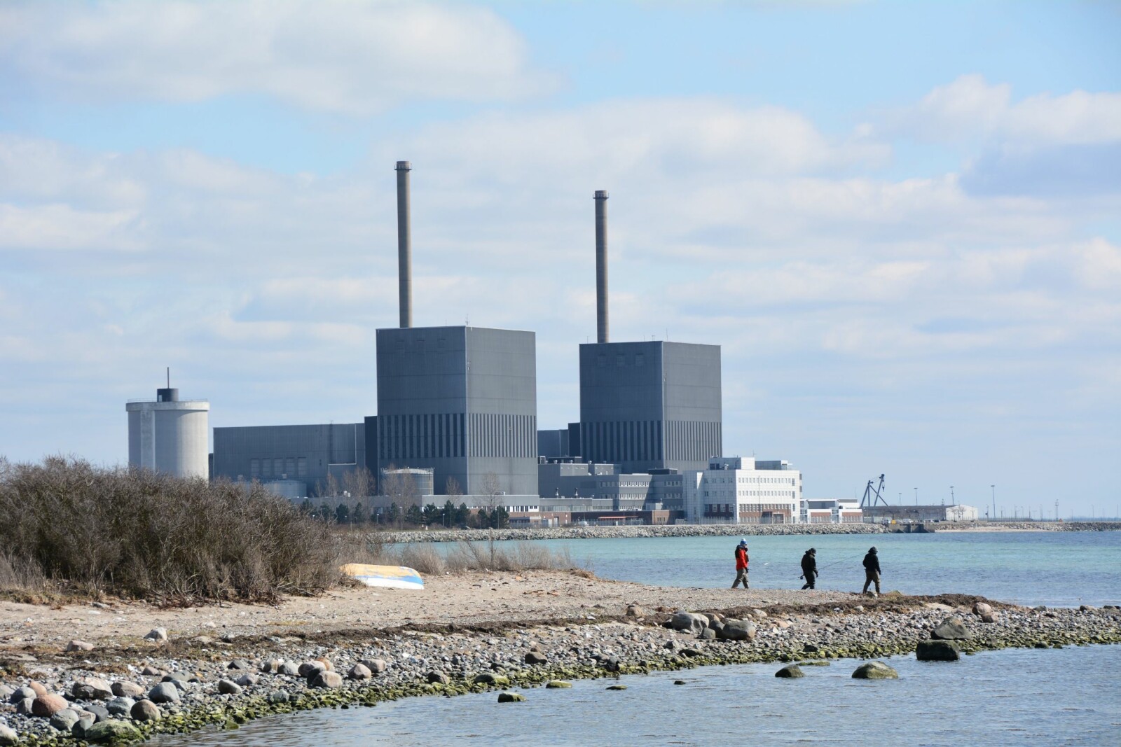<span class=bold>TRYGG FORSYNING</span> Svenskenes herostratisk berømte atomkraftverk Barsebäck kan levere ren kraft når det hverken blåser eller er vann til å lage vannkraft i Norge. Mange i miljøbevegelsen, blant dem MDGs ungdomsparti mener klimakrisen ikke er løselig uten.