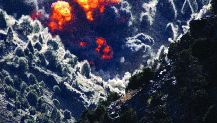 <b>Under angrep:</b> Amerika var involvert i luftangrep på Tora Bora sent i 2001.