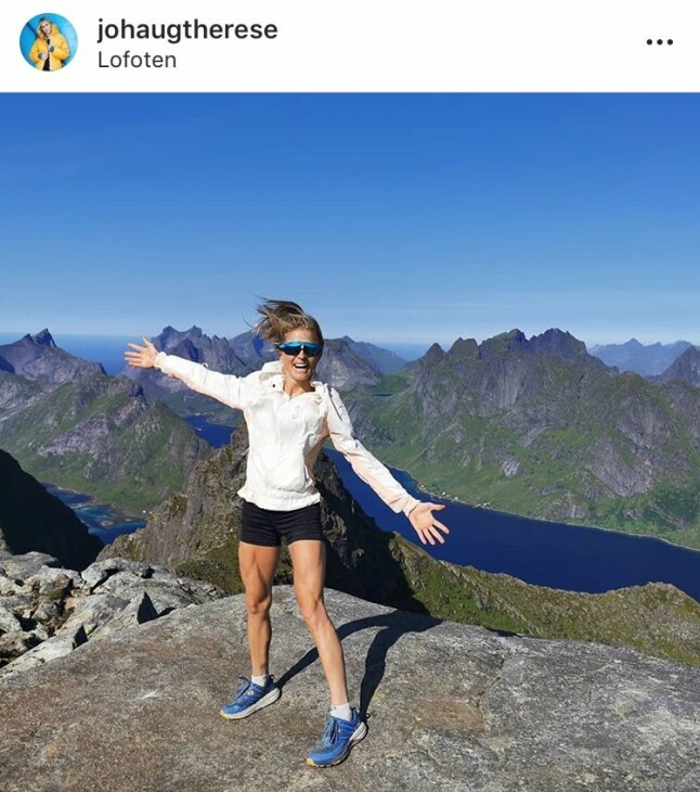 ET LITE STYKKE NORGE: Sammen med kjæresten Nils Jakob Hoff nøt Therese Johaug det nydelige været og den fantastiske utsikten i Lofoten. Litt sjokolade ble det også.