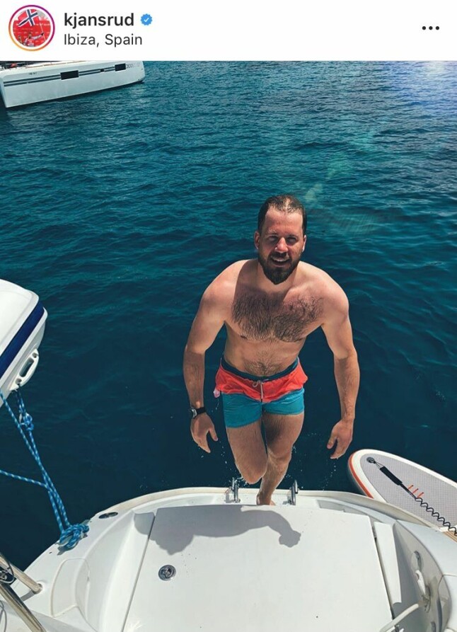 BADEENGEL: Bildene Kjetil har lagt ut på Instagram viser at det ble mye båtliv og bading på den barske alpinisten og hans følge.