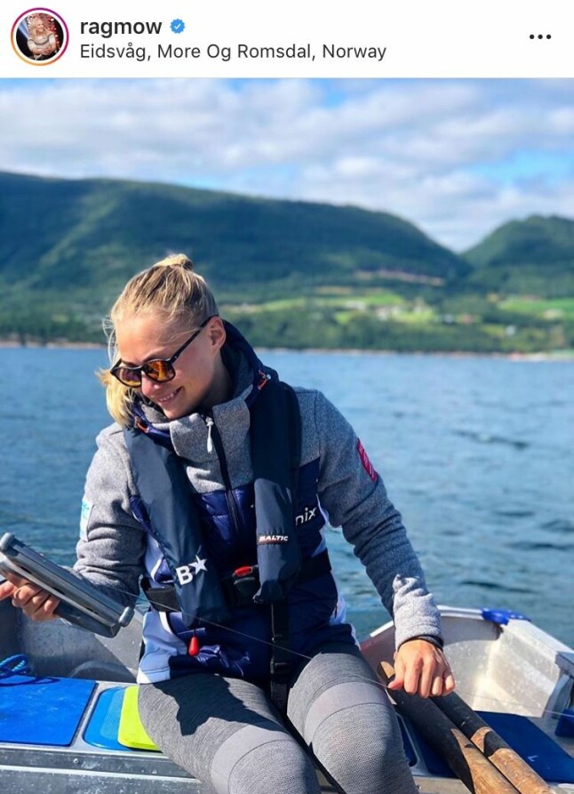 PÅ HJEMMEBANE: Ragnhild Mowinckel startet sommeren med en korsbåndoperasjon i Oslo. Etter det har alpinisten slappet av hjemme i Møre og Romsdal med fisking og bading i vakre omgivelser.