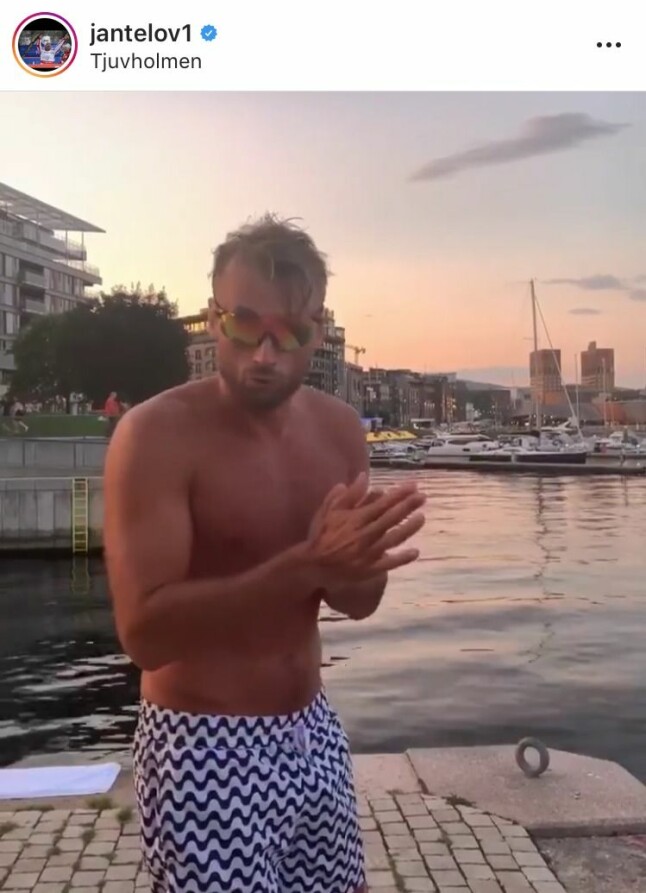 <b>BALL OG BADING:</b> I Oslo har Petter spilt kjendiskamp under Norway Cup og vist frem sine kreative stup i havet på Tjuvholmen. Sjekk videoen hans på Instagram.