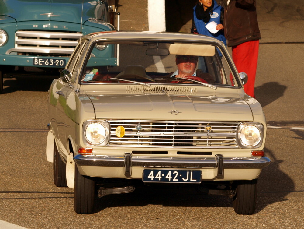 <b><SPAN CLASS=BOLD>FØRST I KØEN:</b></span> En gjenganger i trafikkbildet på 1970-tallet, også i Norge. Opel Kadett 1967-modell, forløper til dagens Opel Astra fra produsentens velmaktsdager.