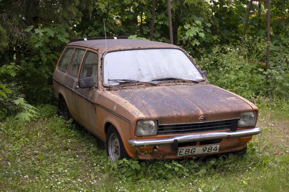 <b><SPAN CLASS=BOLD>FALMET STORHET:</b></span> En 1976-modell Opel Kadett fant sin endelige parkeringsplass på Gotland. For merket var det like før det gikk utforbakke for alvor.
