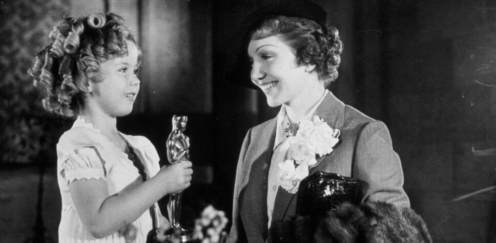 BARNE-OSCAR: Shirley Temple var den første i historien som vant en Juvenile Oscar – en pris som skulle hedre barne- og ungdomsstjerner for deres bidrag til filmindustrien.