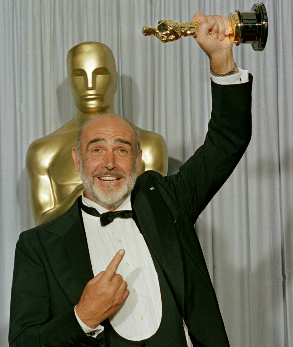 STOLT: I 1988 kunne Sean Connery heve Oscar-statuetten for beste mannlige birolle i «De ubestikkelige».