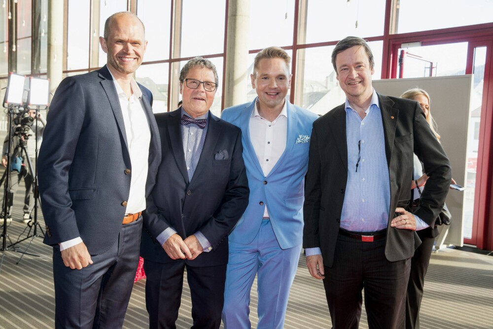 <b>PÅ GULLRUTEN:</b> Programmet var nominert til pris under Gullruten tidligere i år. Her er Rune Utne Reitan (f.v.), <br/>Asbjørn Hansen, Jens Christian Nørve og forsvarsadvokat John Christian Elden på den røde løperen. <b>PÅ GULLRUTEN:</b> Programmet var nominert til pris under Gullruten tidligere i år. Her er Rune Utne Reitan (f.v.), <br/>Asbjørn Hansen, Jens Christian Nørve og forsvarsadvokat John Christian Elden på den røde løperen.