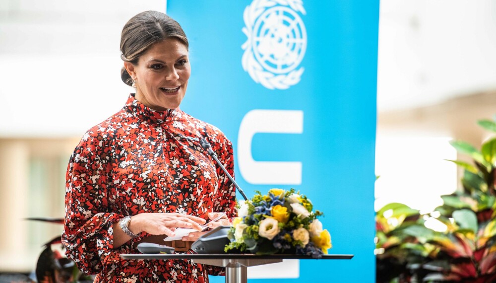 TALTE: Kronprinsesse Victoria av Sverige talte under besøket på FN-byen i København tirsdag. Kronprinsesse Mary talte også dagen før, under WHO-møtet på samme sted.