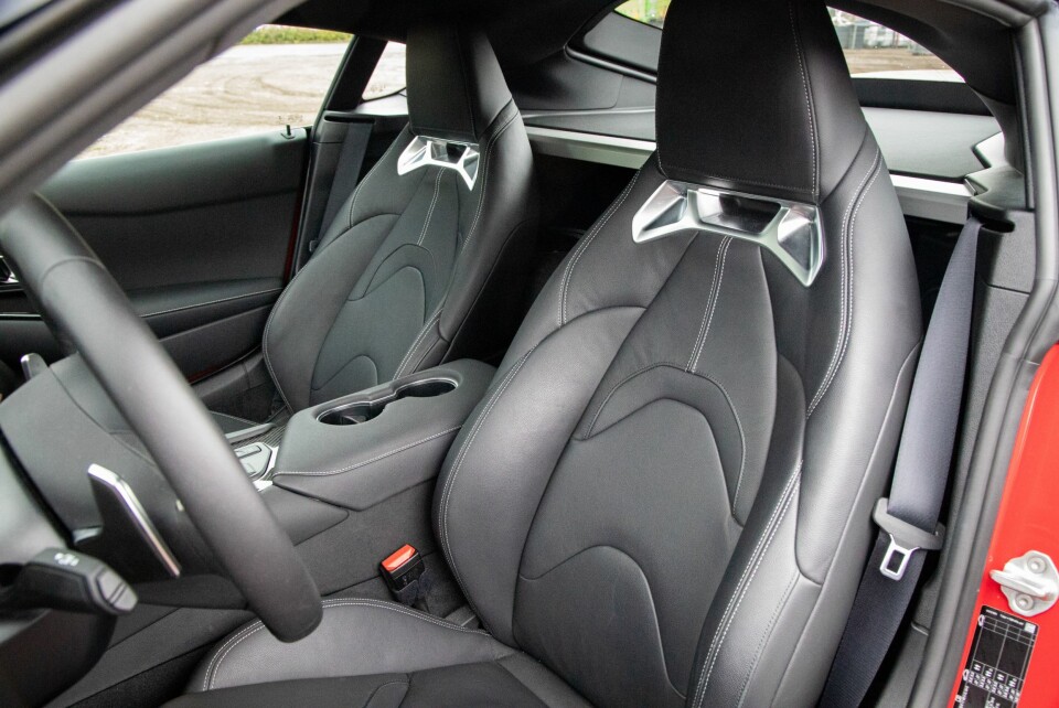 GT-STIL: Setene og cockpiten har sportslig atmosfære, men Supra er komfortabel nok til å dra på langtur med.