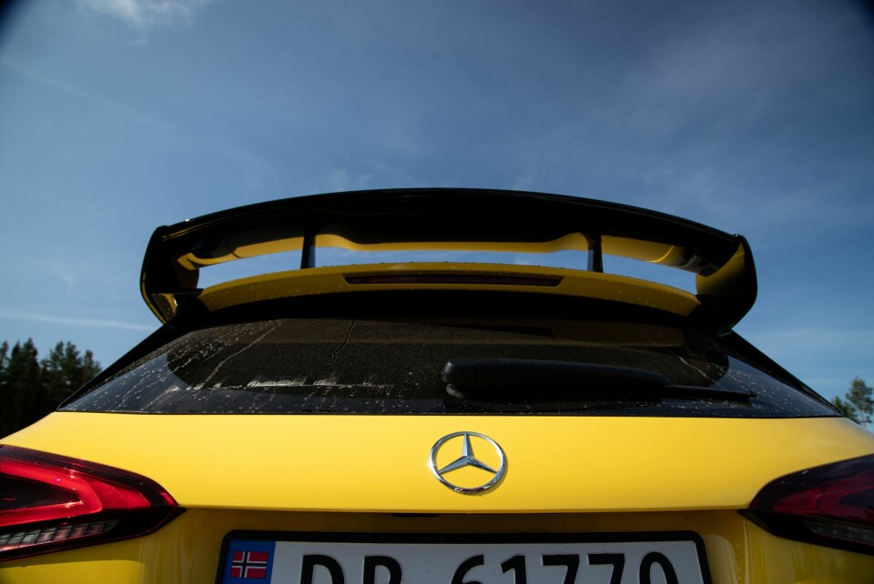 SYNES: Ikke helt Sierra Cosworth-stil, men like fullt en ganske synlig stylingdetalj. Og stor nok til at den har en praktisk effekt.