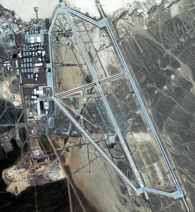 <b>FINNES IKKE: </b>Area 51 i sørenden av Groom Lake i Nevada eksisterte ikke offisielt før i 2013. Anlegget var likevel godt synlig fra verdensrommet.