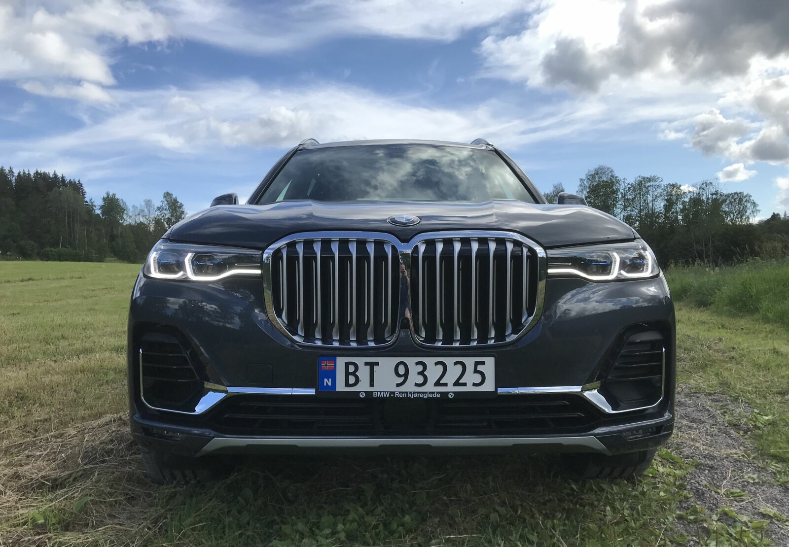 OMSTRIDT: BMWs utforming av grillen på X7 og 7-serie er omstridt.