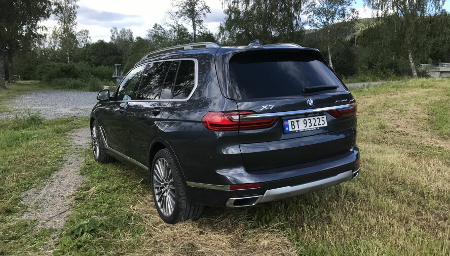 BMWS STØRSTE: X7 er en 7-serie med høy bakkeklaring og syv seter.