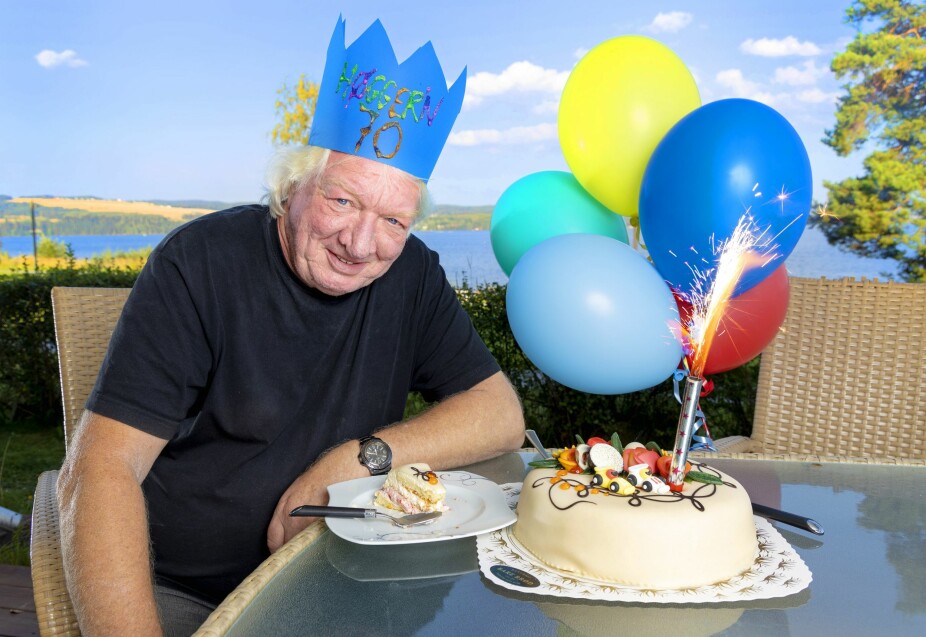 <b>POPULÆR JUBILANT:</b>– Det holder lenge å feire bursdagen med en bløtkake, mener den nybakte 70-åringen. <b>POPULÆR JUBILANT:</b>– Det holder lenge å feire bursdagen med en bløtkake, mener den nybakte 70-åringen.