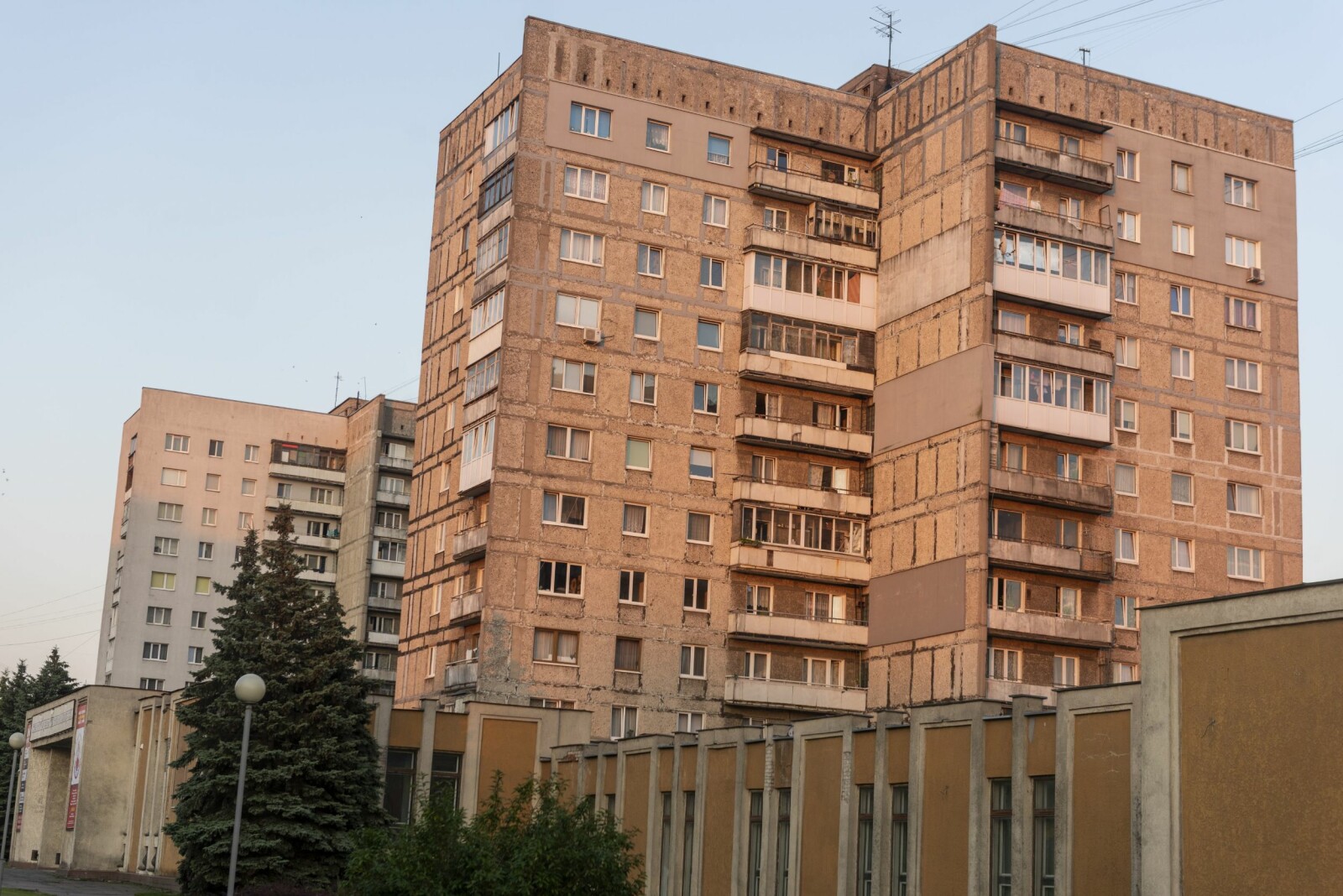 <b>BRUTALISME:</b> Velkommen til Sovjetunionen. Kaliningrad domineres av brutalisme-arkitektur.