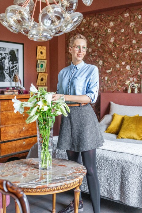 HERSKAPELIG: Mona har blikk for vakre detaljer og har innredet soverommet i en herskapelig stil. HERSKAPELIG: Mona har blikk for vakre detaljer og har innredet soverommet i en herskapelig stil.