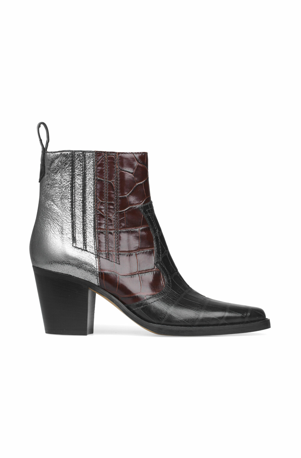 Flerfargede fra Ganni, kr 4499. Flerfargede fra Ganni, kr 4499.