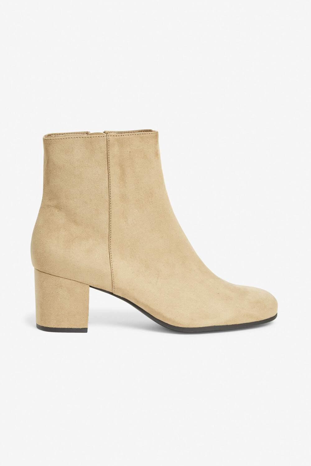 Lyse fra Monki, kr 300. Lyse fra Monki, kr 300.