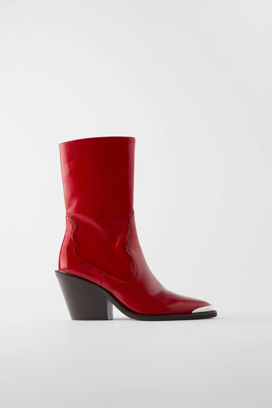 Cowboyinspirerte boots fra Zara, kr 1295. Cowboyinspirerte boots fra Zara, kr 1295.