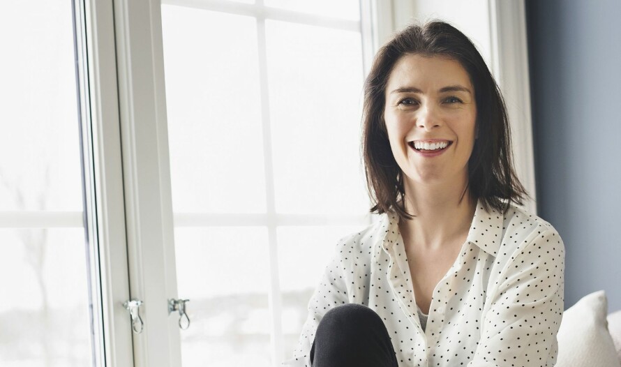 VELGE BORT: Mira Kahn har funnet ut at livet ikke går opp hvis hun ikke velger bort noe.