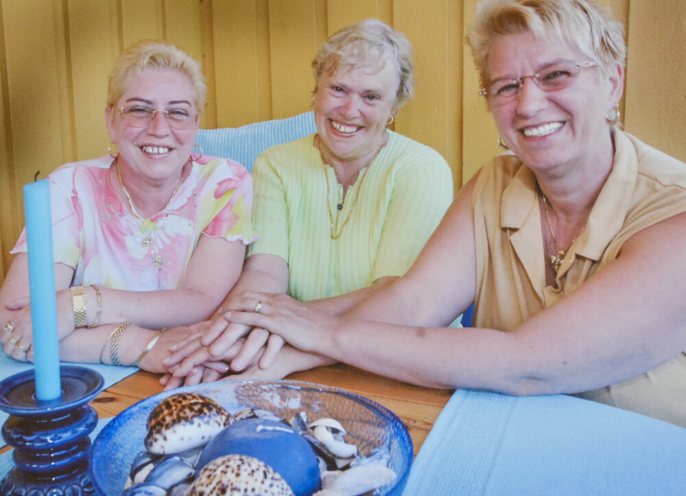<b>SØSKENFLOKK:</b> Enebarnet Gerd fikk plutselig to søstre: Erica og Regina. I 2006 kom de to tyske søstrene på besøk til Gerd på Sørlandet. 