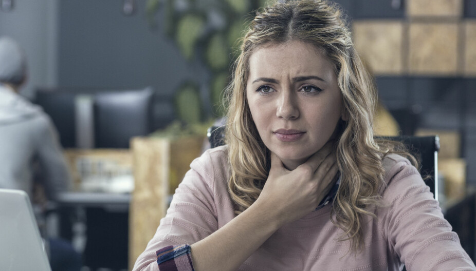 SLIM I HALSEN: Å være plaget med slim i halsen er ikke uvanlig, og hvis du hoster og harker kan det bli verre. SLIM I HALSEN: Å være plaget med slim i halsen er ikke uvanlig, og hvis du hoster og harker kan det bli verre.