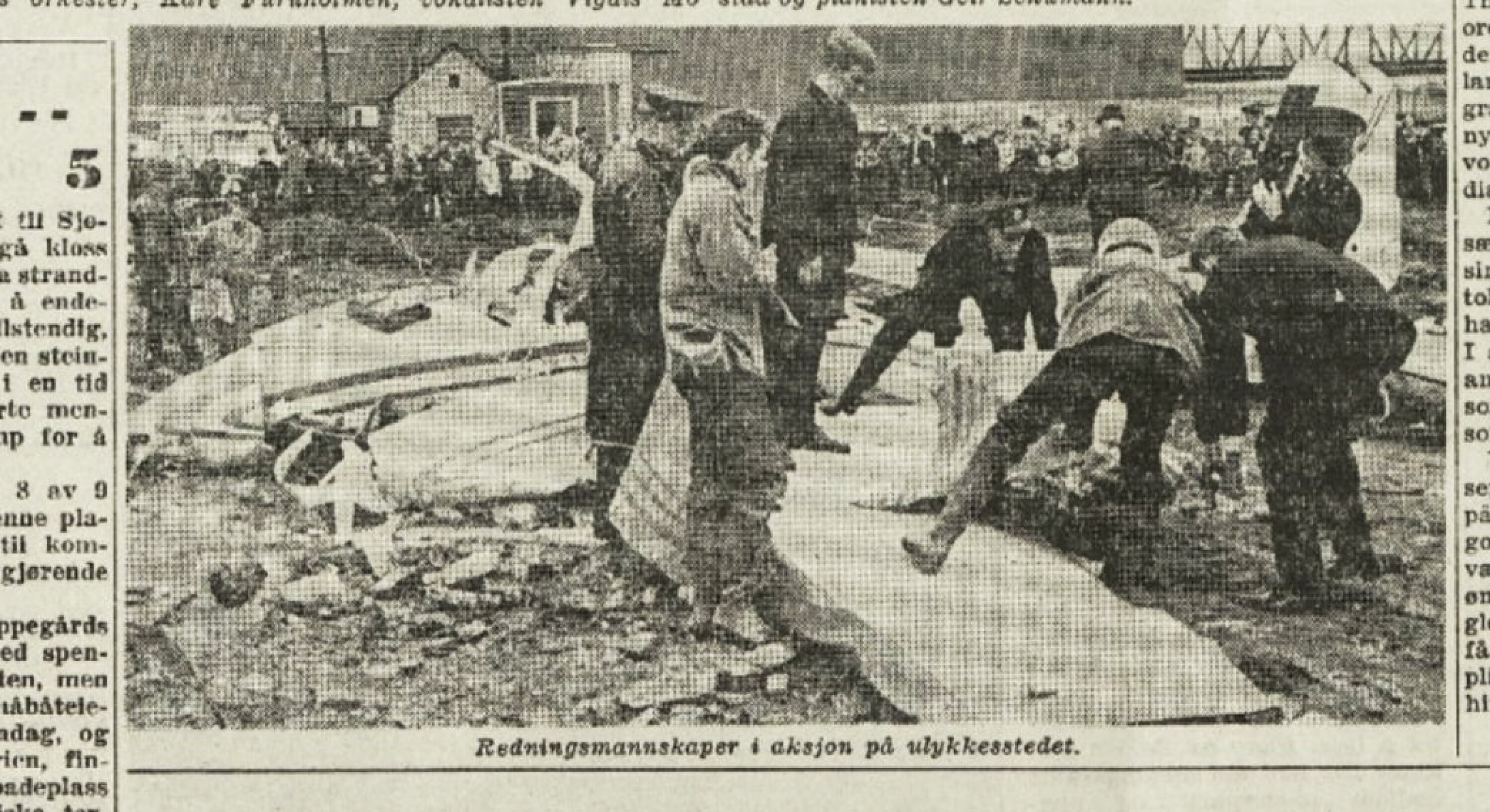 DRAMATISK: Avisutklippet viser hvordan redningsarbeiderne jobbet like etter styrten.