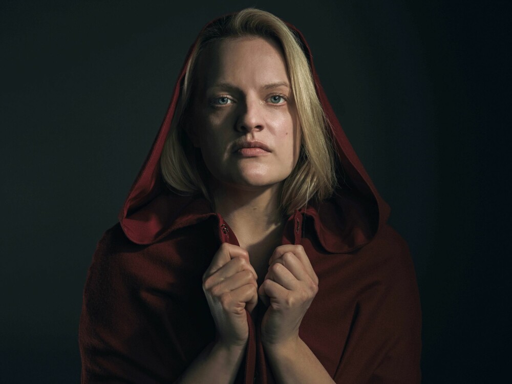 The Handmaid’s Tale viser et skremmende fremtidsbilde og har blitt brukt som virkemiddel i demonstrasjoner for moderne kvinnefrigjøring. Forfatteren bak var blant dem som ble spådd å få Nobels litteraturpris, men nådde ikke helt opp.