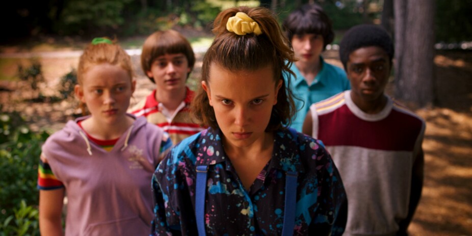 De unge skuespillerne gjør en fantastisk prestasjon i Stranger Things. De unge skuespillerne gjør en fantastisk prestasjon i Stranger Things.
