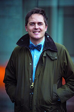 <b>SVEINUNG LARSEN:</b> Sluttet som journalist og ble barnelege i stedet. I Foreldre & Barn forsøker Sveinung å tilbakevise de vanligste mytene knyttet til barn og sykdom. <b>SVEINUNG LARSEN:</b> Sluttet som journalist og ble barnelege i stedet. I Foreldre & Barn forsøker Sveinung å tilbakevise de vanligste mytene knyttet til barn og sykdom.