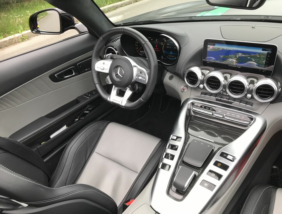 2019: Interiøret i Mercedes-AMG GT C anno 2019.