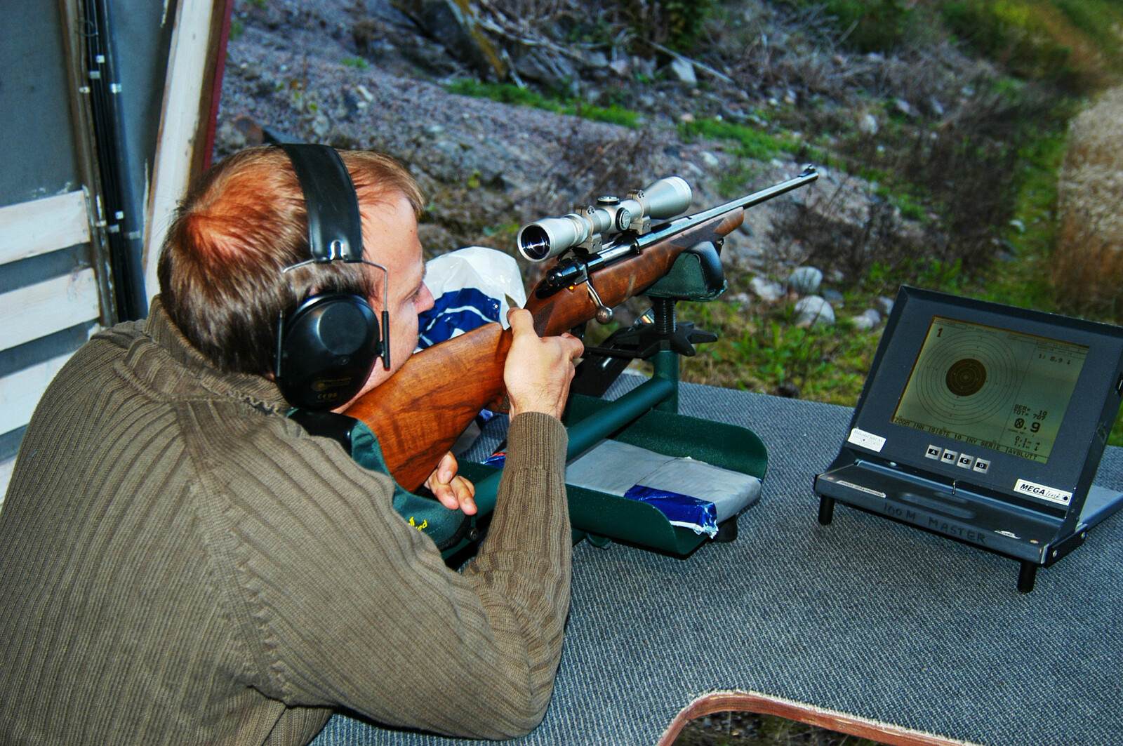 Sky­te­tre­ning er vik­tig! Det går an å sky­te mer enn de ob­li­ga­to­ris­ke skud­de­ne ... (Foto: Thor Olav Moen)
