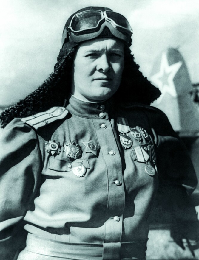 <b>REGIMENTSSJEFEN:</b> Jevdokia Bersjanskaja var sjef for 588. regiment. Frem til 1944 fløy kvinnene uten fallskjermer. På tysk territorium mente de det var bedre å omkomme i flammene enn å bli fanget av tyskerne. 