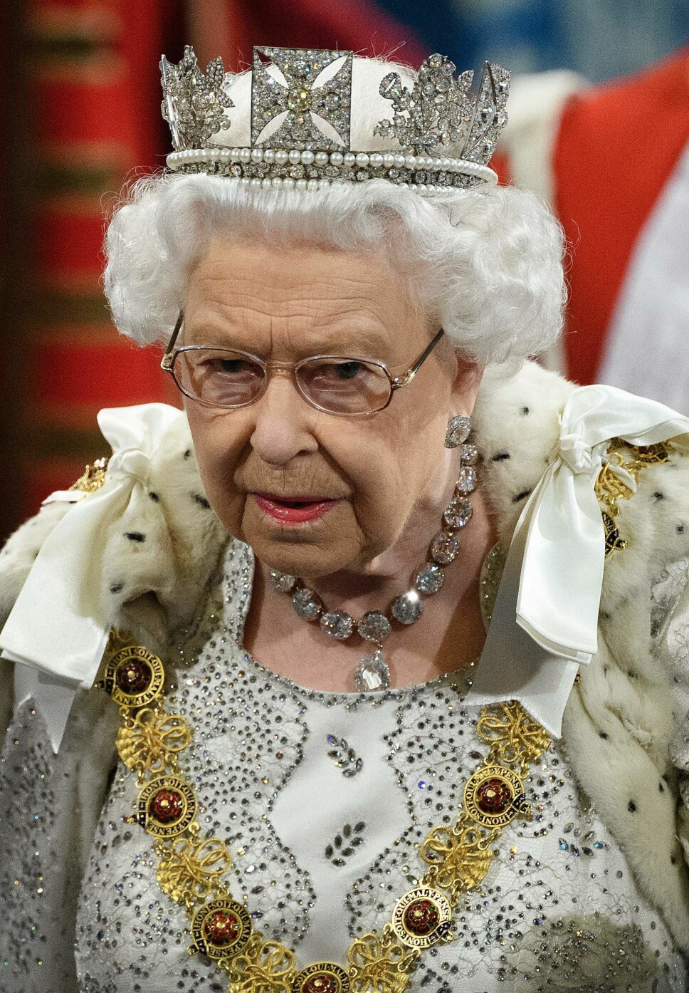 I TRØBBEL: Dronning Elizabeth har mye å tenke på om dagen. Problemene står i kø.