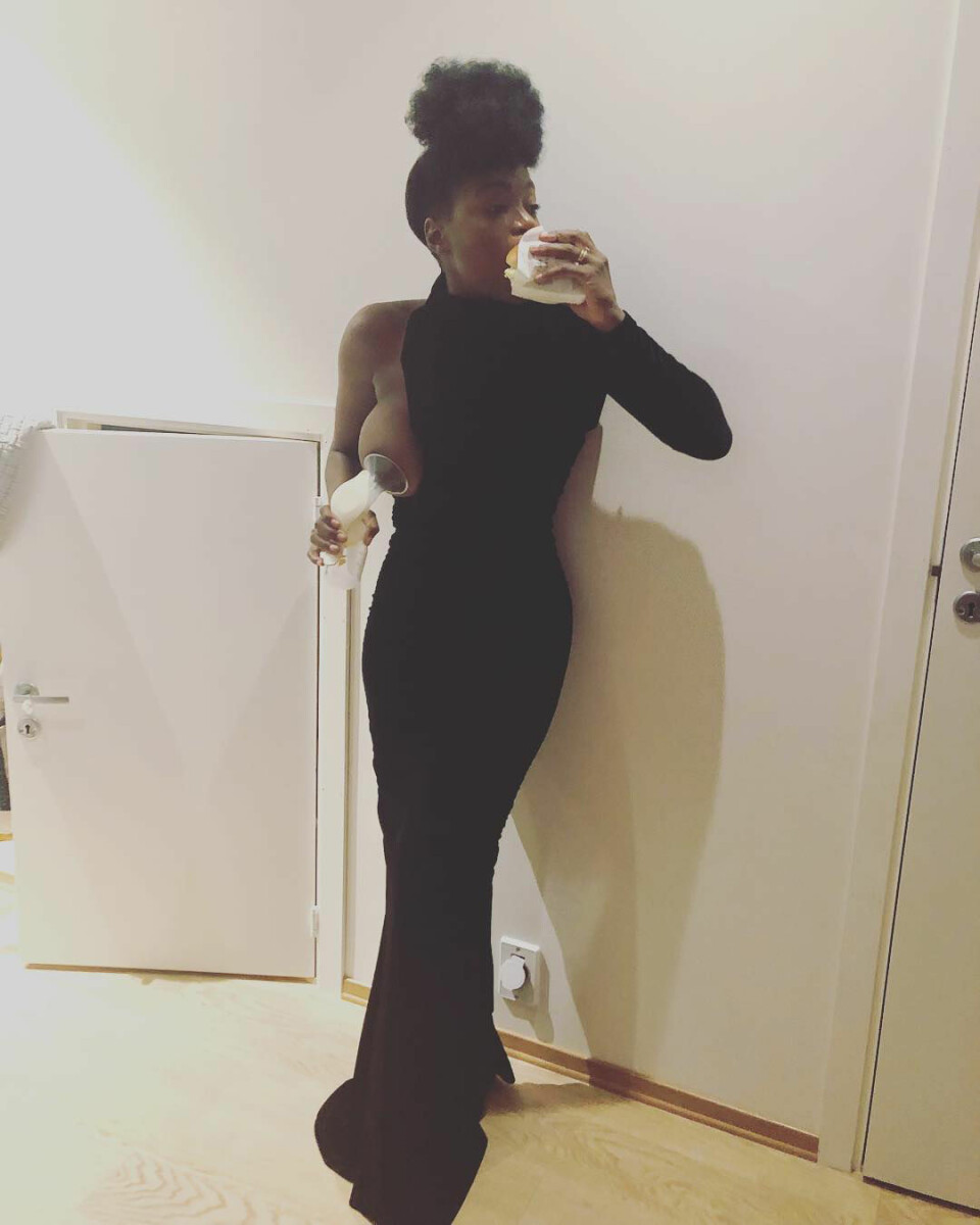 INSTA: «Black Askepott, hjemme før tolv. Mjælking og burger. Alt er som det skal», postet Tinashe da hun kom hjem fra en fest i fjor.