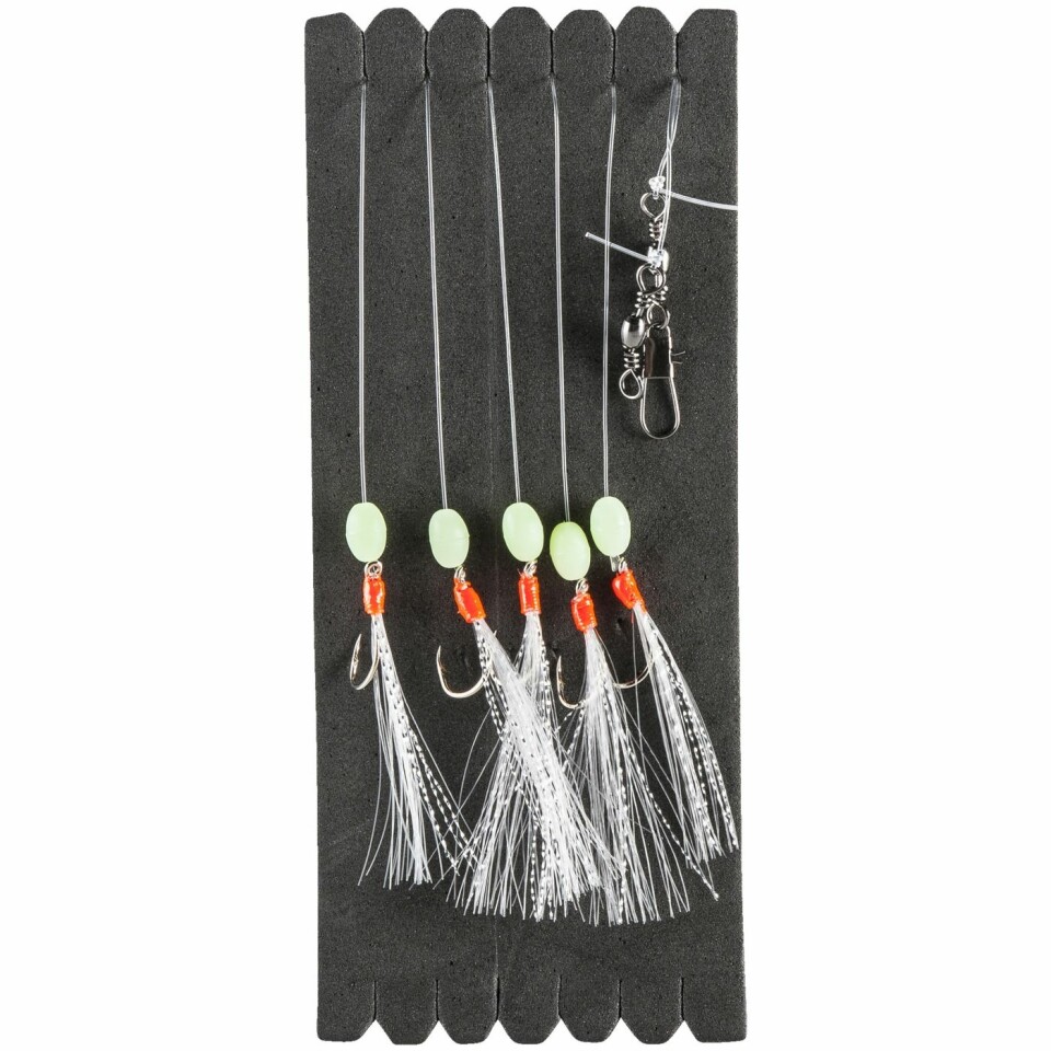 HEKLE: Med dette makrellhekle er du sikret nærmest sikret makrell og sei dersom du treffer en stim.