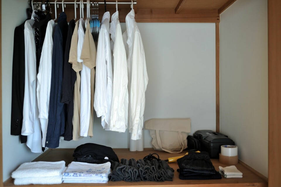 HOLD DET TIDLØST: Bruk helle litt ekstra på klær av god kvalitet som har et tidløst preg, så varer de lenger og klærne vil alltid være relevante.