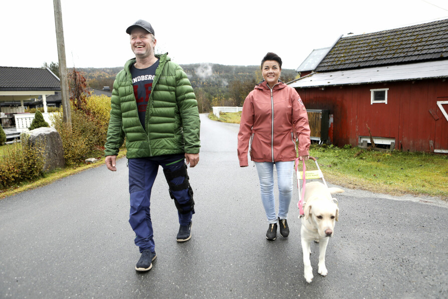 <b>BLE BLIND:</b> Som 19-åring fikk Åse Line påvist Retinitis pigmentosa. Den genetiske øyesykdommen gjør at cellene på netthinnen gradvis dør. For rundt ti år siden forsvant synet fullstendig.