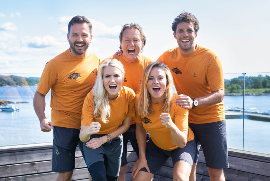 <b>KLARE FOR KAMP:</b> Freddy forsvarer Østlandets ære sammen med Hasse Hope, Svein Østvik, Isabell Ringnes <br/>og Helene Olafsen under «Senkveld-<br/>slaget: Øst mot Vest» denne høsten. <b>KLARE FOR KAMP:</b> Freddy forsvarer Østlandets ære sammen med Hasse Hope, Svein Østvik, Isabell Ringnes <br/>og Helene Olafsen under «Senkveld-<br/>slaget: Øst mot Vest» denne høsten.