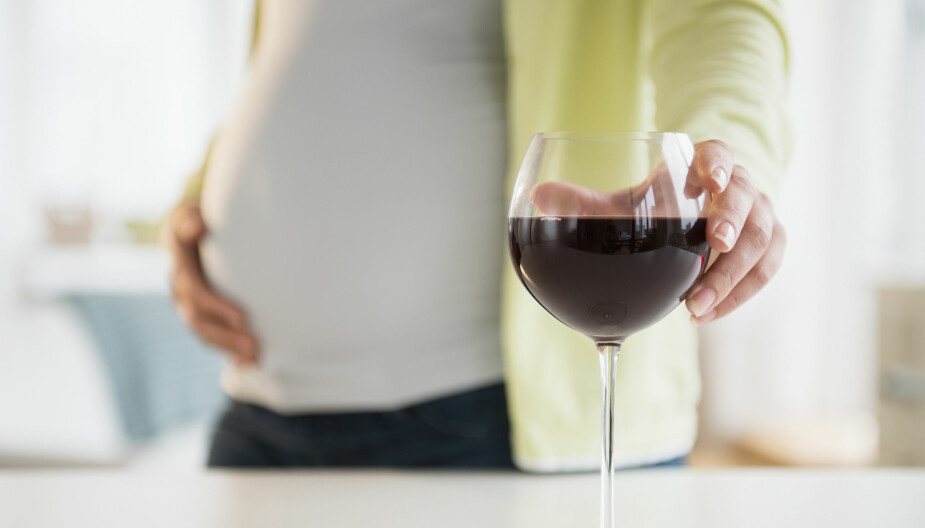 ALKOHOL TIDLIG I SVANGERSKAPET: Mange gravide har drukket alkohol tidlig i svangerskapet, før de visste om graviditeten. Slik kan det påvirke babyen å drikke alkohol som gravid.